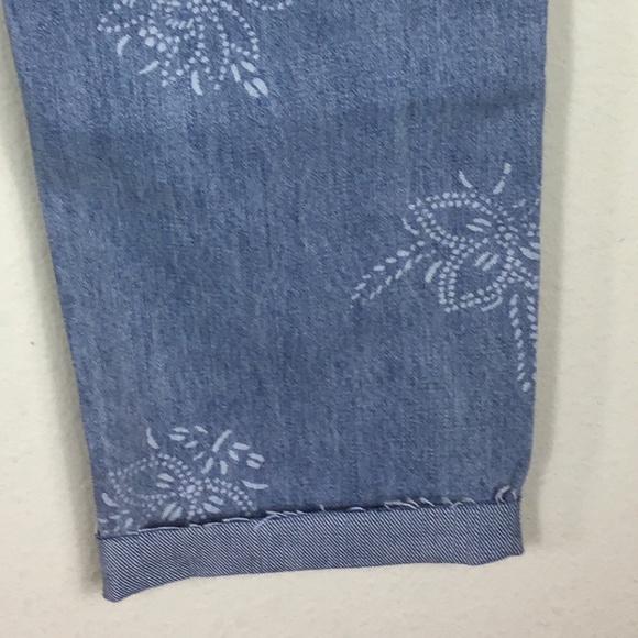 Lucky Brand Cropped Jeans. - Picture 6 of 10